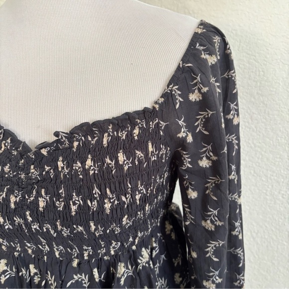American Eagle Outfitters Smocked Babydoll Black Floral Blouse Size S - Picture 3 of 5